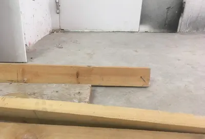 רצפה צפה בחדר גנרטור — בידוד רעידות